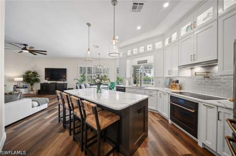 11896 Grand Isles Ln, Fort Myers FL - photo 7 of 49