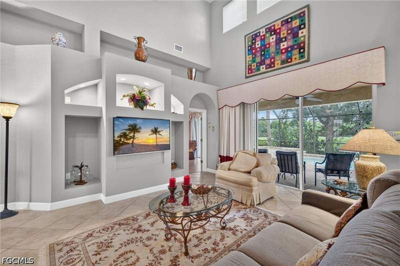 4 bedroom SingleFamilyResidence at 8959 Crown Bridge Way, Crown Colony, Fort Myers — photo 4