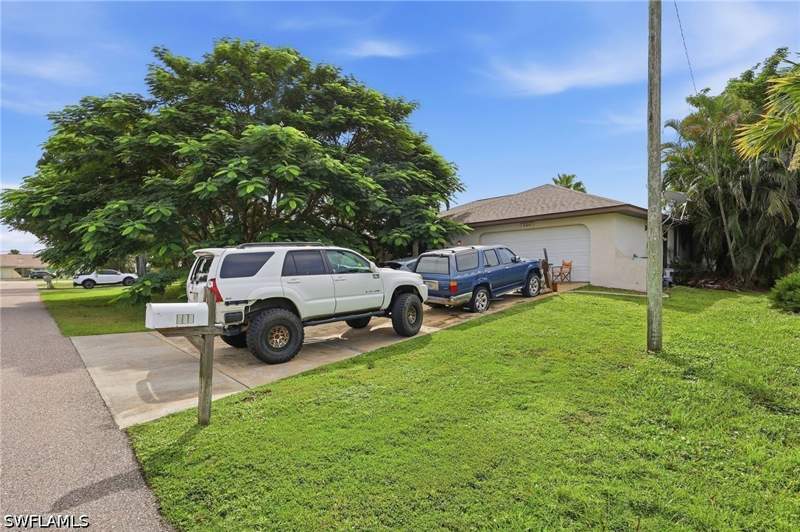 3 bedroom SingleFamilyResidence at 338 SE 46th Ln, Cape Coral, Cape Coral — photo 2