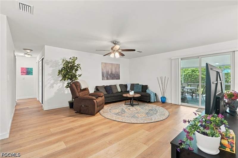3 bedroom SingleFamilyResidence at 11821 Isle Of Palms Dr, Palm Isles, Fort Myers Beach — photo 3