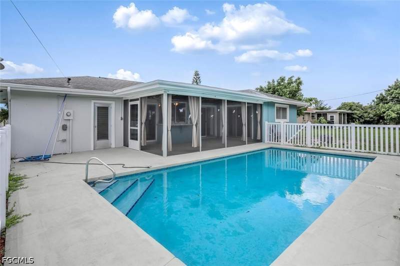 2 bedroom SingleFamilyResidence at 117 SE 45th Ter, Cape Coral, Cape Coral — photo 3