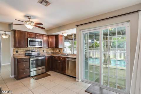 117 SE 45th Ter, Cape Coral FL - photo 8 of 23
