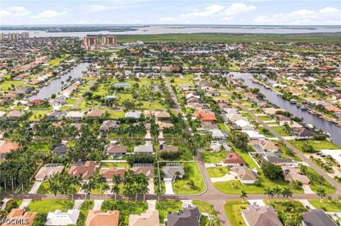1724 SW 51st Ter, Cape Coral FL - photo 11 of 41