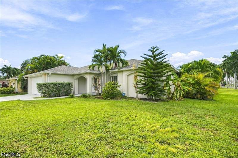 3 bedroom SingleFamilyResidence at 1724 SW 51st Ter, Cape Coral, Cape Coral — photo 3
