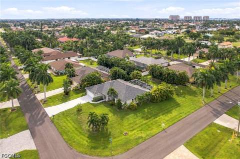1724 SW 51st Ter, Cape Coral FL - photo 9 of 41