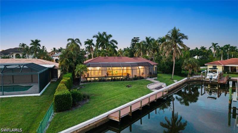 3 bedroom SingleFamilyResidence at 2105 Sheepshead Dr, Royal Harbor, Naples — photo 2