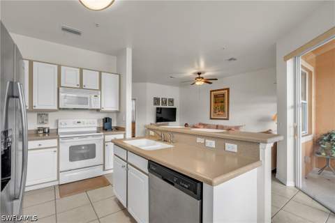 9305 La Playa Ct 1613, Bonita Springs FL - photo 18 of 25