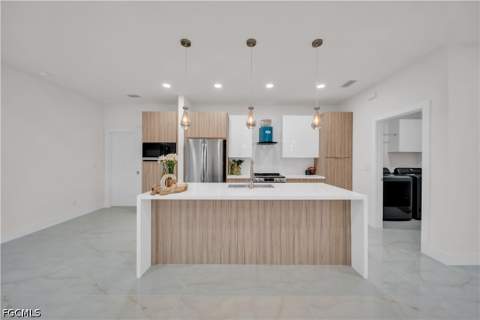 1909 NE 19th Pl, Cape Coral FL - photo 10 of 37