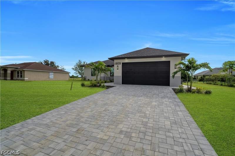 3 bedroom SingleFamilyResidence at 1909 NE 19th Pl, Cape Coral, Cape Coral — photo 3
