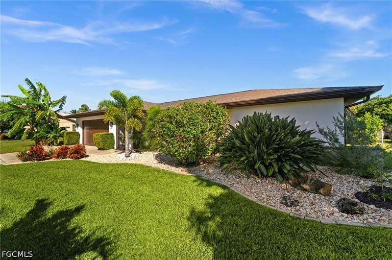 3 bedroom SingleFamilyResidence at 1809 SE 6th St, Cape Coral, Cape Coral — photo 5