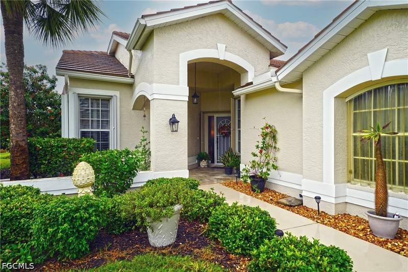 2 bedroom Attached at 14971 Hickory Greens Ct, Villas At Olde Hickory, Fort Myers — photo 2