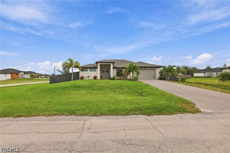 3 bedroom SingleFamilyResidence at 2323 NW 43rd Ave, Cape Coral, Cape Coral — photo 4