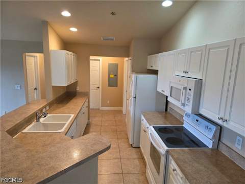 20050 Petrucka Cir N 3, Lehigh Acres FL - photo 10 of 19