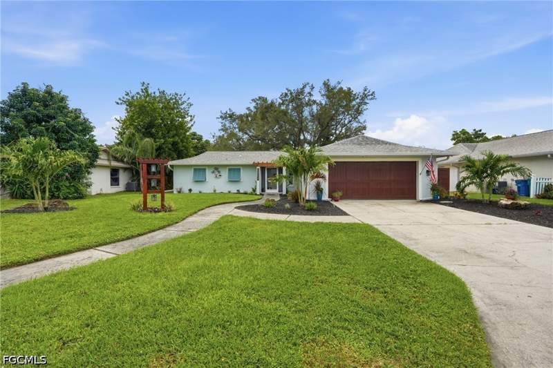 3 bedroom SingleFamilyResidence at 1483 Sautern Dr, Whiskey Creek, Fort Myers — photo 3