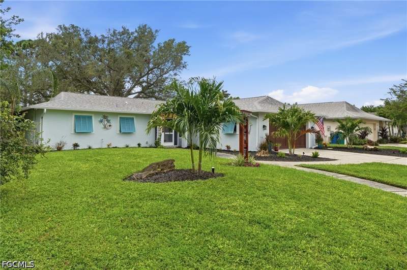 3 bedroom SingleFamilyResidence at 1483 Sautern Dr, Whiskey Creek, Fort Myers — photo 4