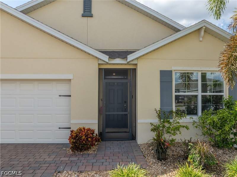 4 bedroom SingleFamilyResidence at 3190 Estancia Ln, Entrada, Cape Coral — photo 3