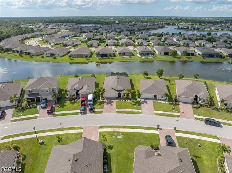 4 bedroom SingleFamilyResidence at 3190 Estancia Ln, Entrada, Cape Coral — photo 4