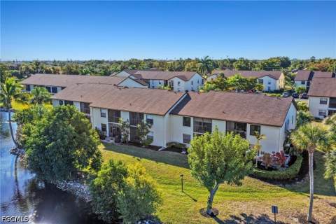 9290 Lake Park Dr 201, Fort Myers FL - photo 20 of 30