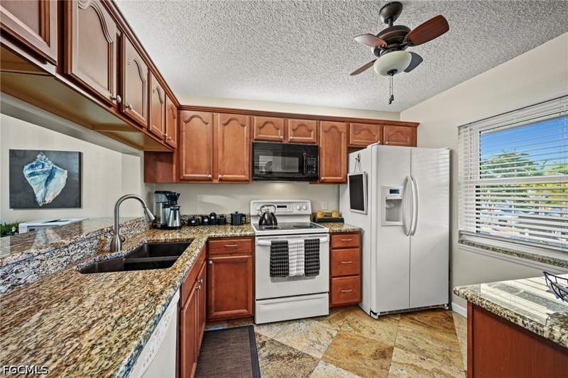 2 bedroom Condominium at 9290 Lake Park Dr 201, Central Park South Condos, Fort Myers — photo 5