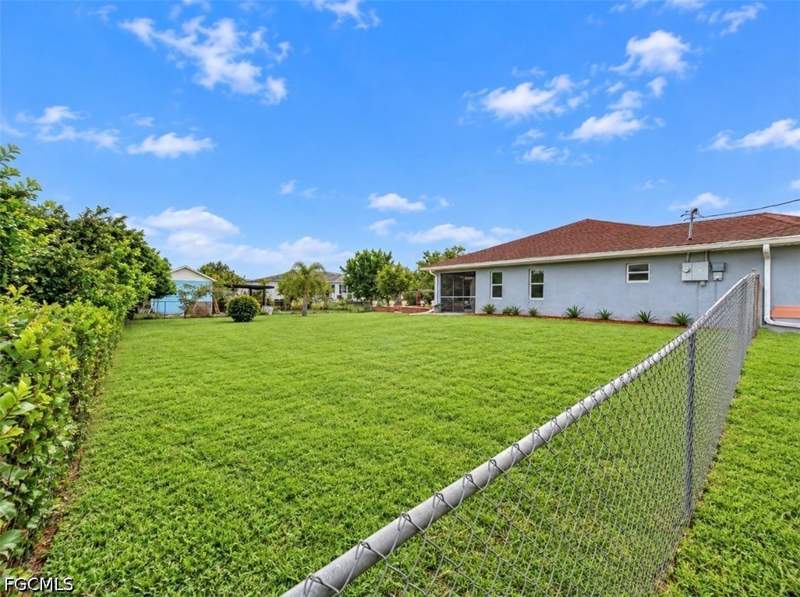 3 bedroom SingleFamilyResidence at 902 Susan Ave N, Lehigh Acres, Lehigh Acres — photo 4