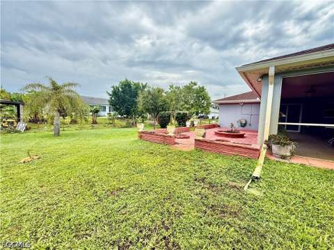902 Susan Ave N, Lehigh Acres FL - photo 9 of 30