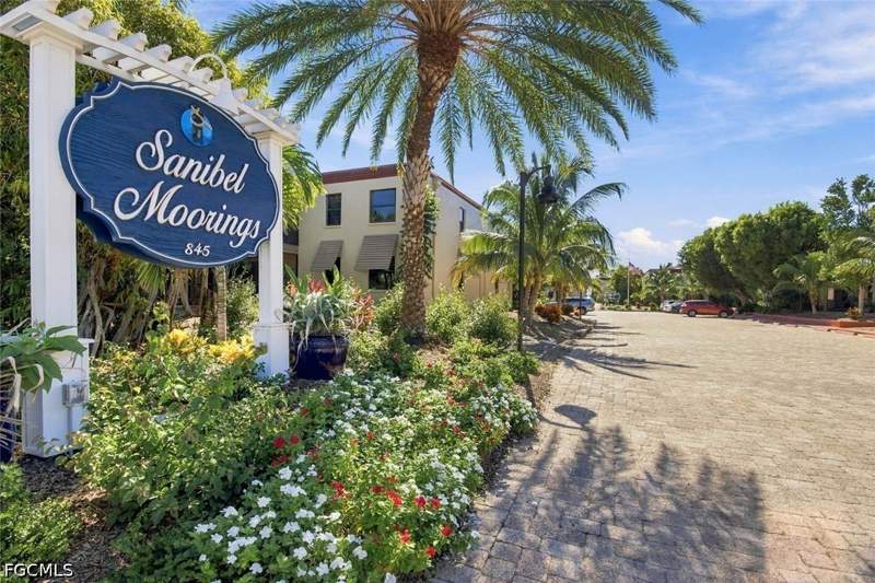 2 bedroom Condominium at 845 E Gulf Dr 342, Sanibel Moorings Condo, Sanibel — photo 2
