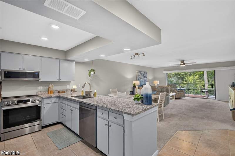 2 bedroom Condominium at 906 Big Pine Way, Pinebrook Lakes Condo, Fort Myers — photo 5