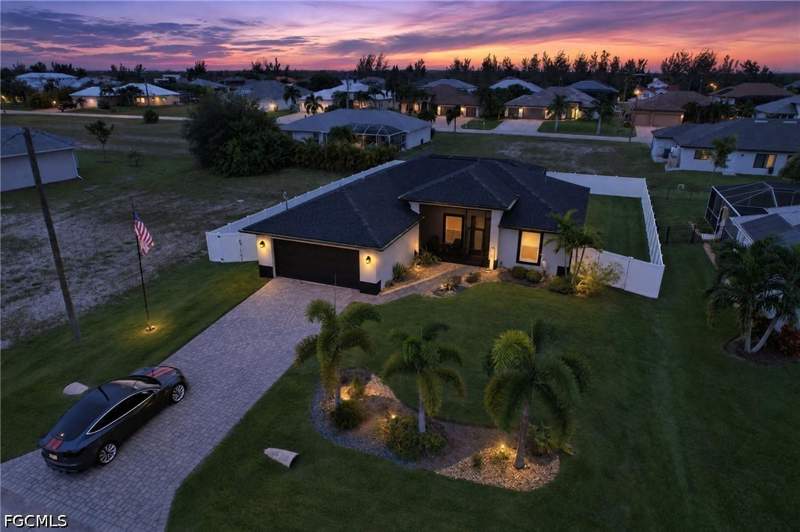 3 bedroom SingleFamilyResidence at 614 NW 38th Ave, Cape Coral, Cape Coral — photo 5