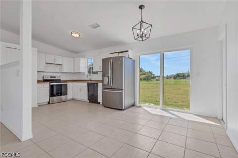 2028 NE 17th Pl, Cape Coral FL - photo 9 of 27