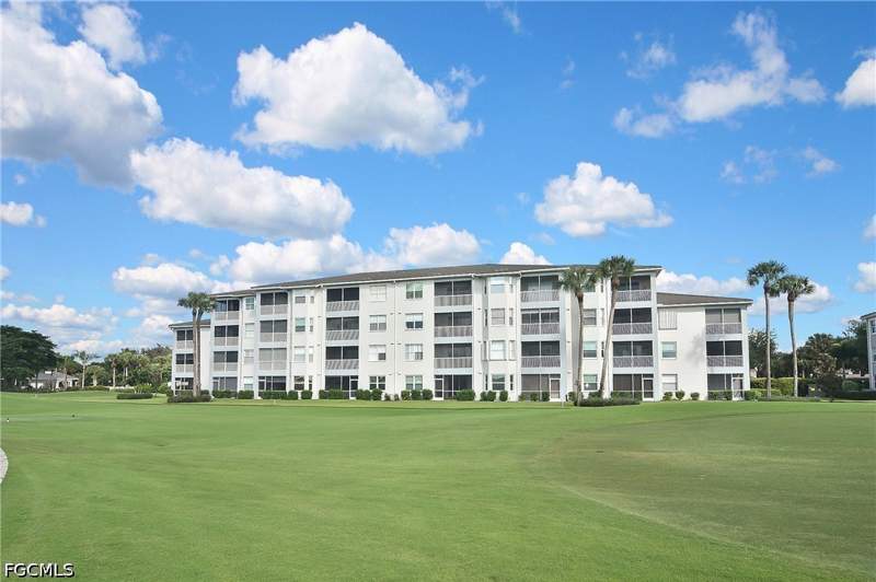 2 bedroom Condominium at 8056 Queen Palm Ln 643, Lakeside Green, Fort Myers — photo 2