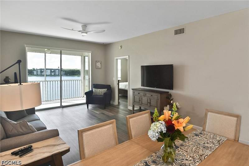 2 bedroom Condominium at 8056 Queen Palm Ln 643, Lakeside Green, Fort Myers — photo 5