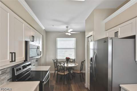 8056 Queen Palm Ln 643, Fort Myers FL - photo 9 of 21