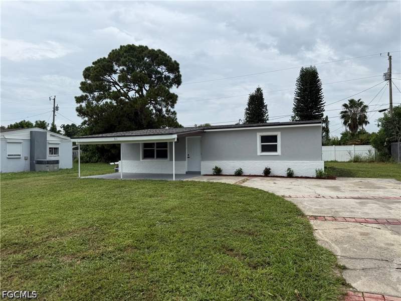 2 bedroom SingleFamilyResidence at 31 Andora St, Alabama Grove Terrace, Lehigh Acres — photo 3