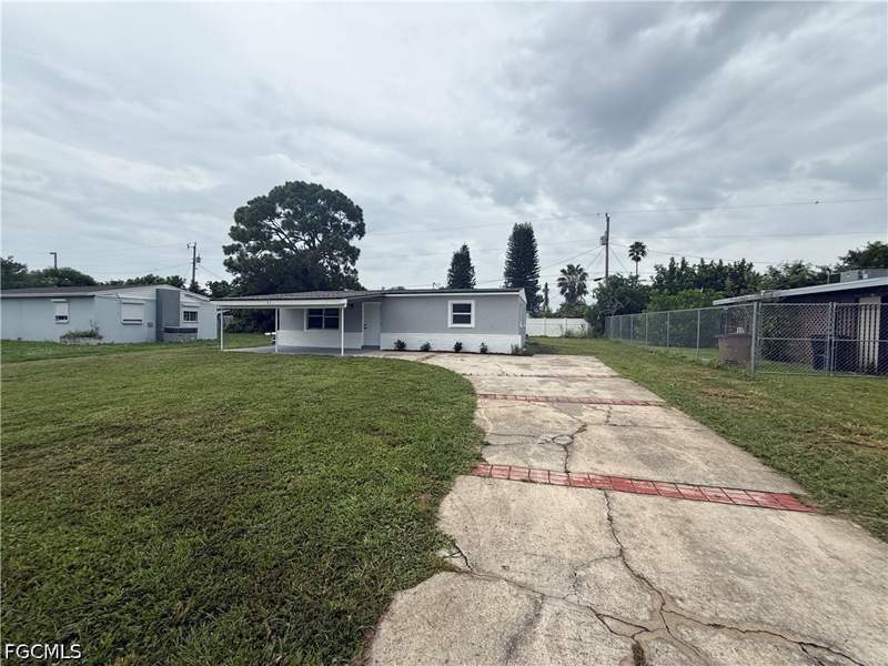 2 bedroom SingleFamilyResidence at 31 Andora St, Alabama Grove Terrace, Lehigh Acres — photo 4