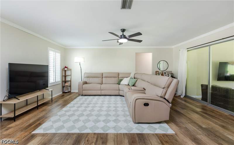 3 bedroom SingleFamilyResidence at 4165 Yarmouth Ct, Lochmoor, North Fort Myers — photo 5
