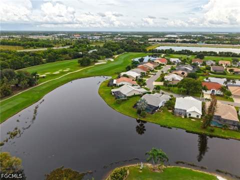9201 Old Hickory Cir, Fort Myers FL - photo 9 of 53