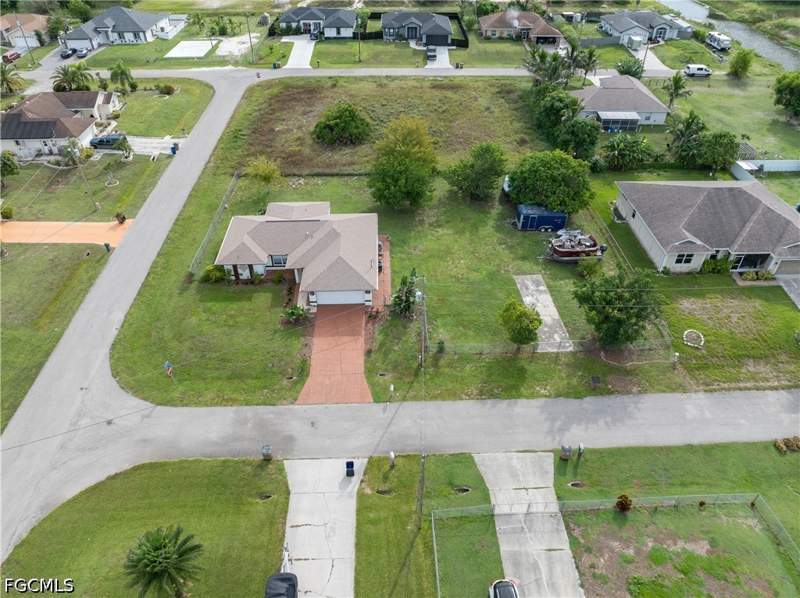 3 bedroom SingleFamilyResidence at 806 Felix Ave N, Lehigh Acres, Lehigh Acres — photo 4