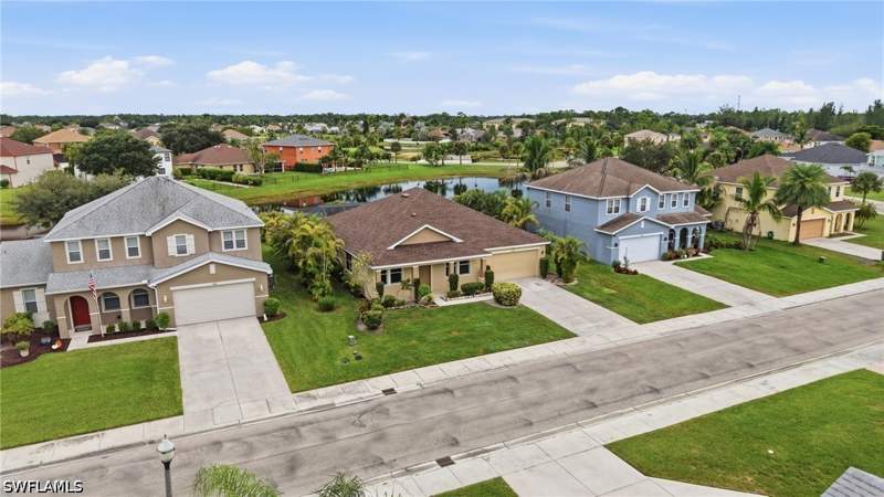 3 bedroom SingleFamilyResidence at 8091 Allamanda Ct, Town Lakes, Lehigh Acres — photo 4