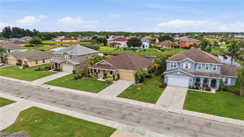 3 bedroom SingleFamilyResidence at 8091 Allamanda Ct, Town Lakes, Lehigh Acres — photo 5