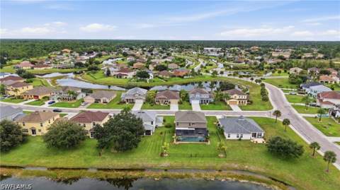 8091 Allamanda Ct, Lehigh Acres FL - photo 7 of 48
