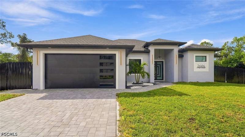 3 bedroom SingleFamilyResidence at 2606 E 3rd St, Island Of Happiness, Lehigh Acres — photo 3