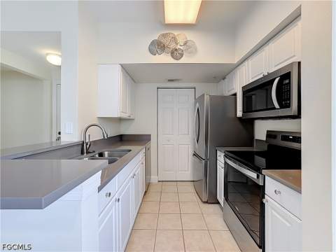 15630 Ocean Walk Cir 112, Fort Myers FL - photo 6 of 43