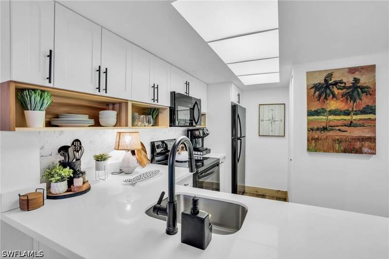 2 bedroom Condominium at 600 Neapolitan Way 353, Park Shore Resort, Naples — photo 2