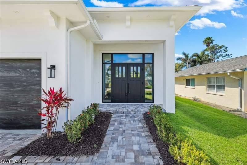 4 bedroom SingleFamilyResidence at 668 93rd Ave N, Naples Park, Naples — photo 3