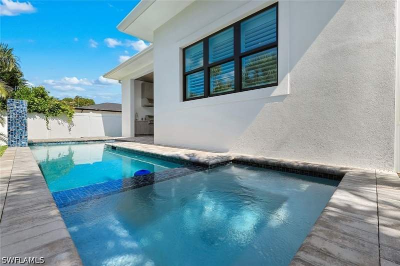 4 bedroom SingleFamilyResidence at 668 93rd Ave N, Naples Park, Naples — photo 4