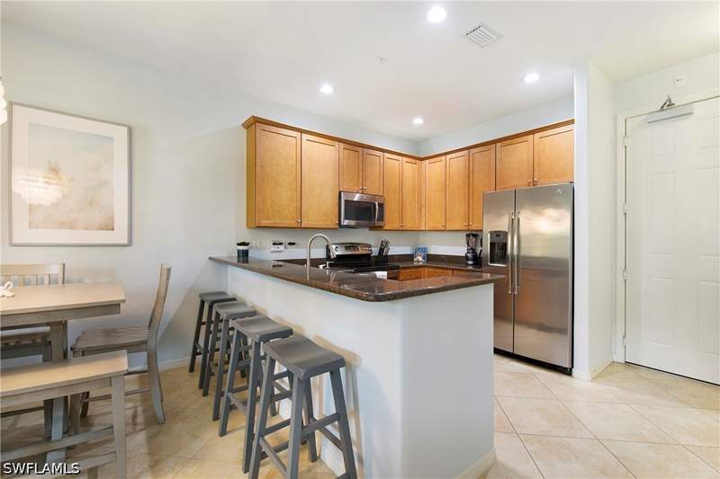 3 bedroom Townhouse at 9064 Capistrano St N 5002, Ole, Naples — photo 2