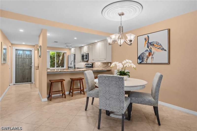 2 bedroom Condominium at 160 Palm Dr 5, Sunrise III, Naples — photo 3