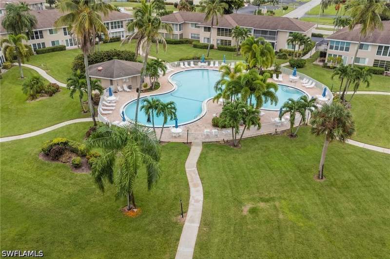 2 bedroom Condominium at 160 Palm Dr 5, Sunrise III, Naples — photo 4
