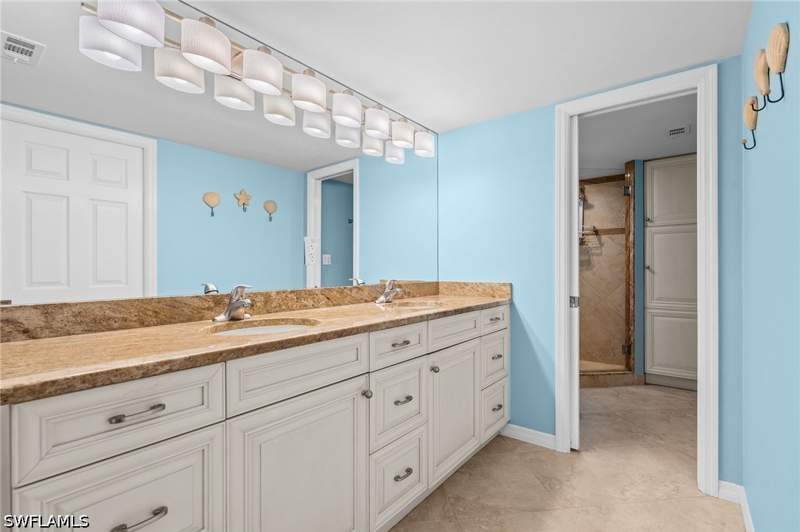 2 bedroom Condominium at 160 Palm Dr 5, Sunrise III, Naples — photo 5