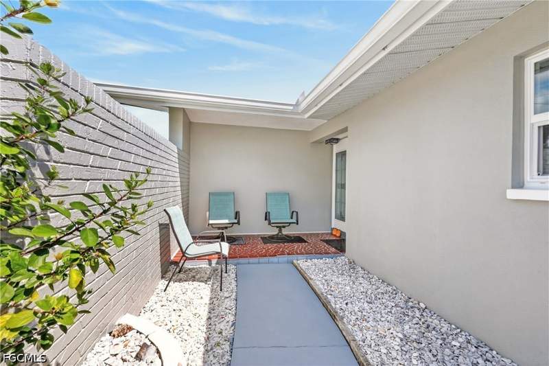3 bedroom SingleFamilyResidence at 4015 SE 1st Pl, Cape Coral, Cape Coral — photo 4